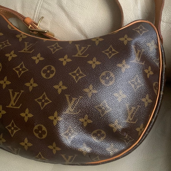 ❣️❣️❣️LOUIS VUITTON
Monogram Croissant PM/MM❣️❣️❣️ - Picture 9 of 17